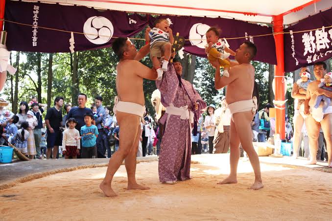 生子神社泣き相撲